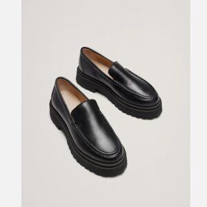 NWT Banana Republic Leather Lug-Sole Loafer + DUST BAG AND ORIGINAL BOX